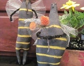 Primitive Bumble Bees Duo, Prim Bees, Primitive Insects, Primitive Summer