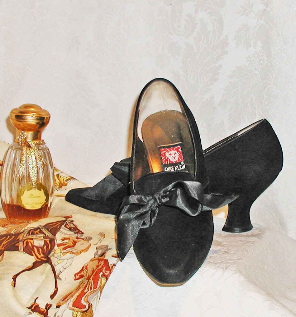 For Louise: Anne Klein Black Suede Shoe With Tafetta Bow and 1980s Louis Heel Size 6M Made In Italy
