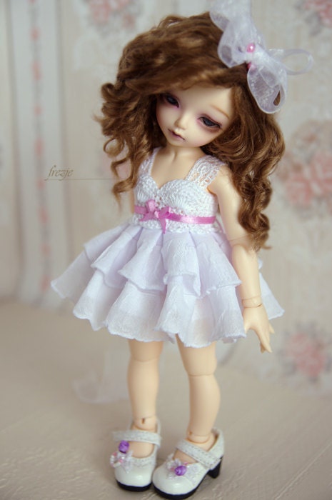 Snow white dress with ribbon of any color you want for TINY bjd LittleFee