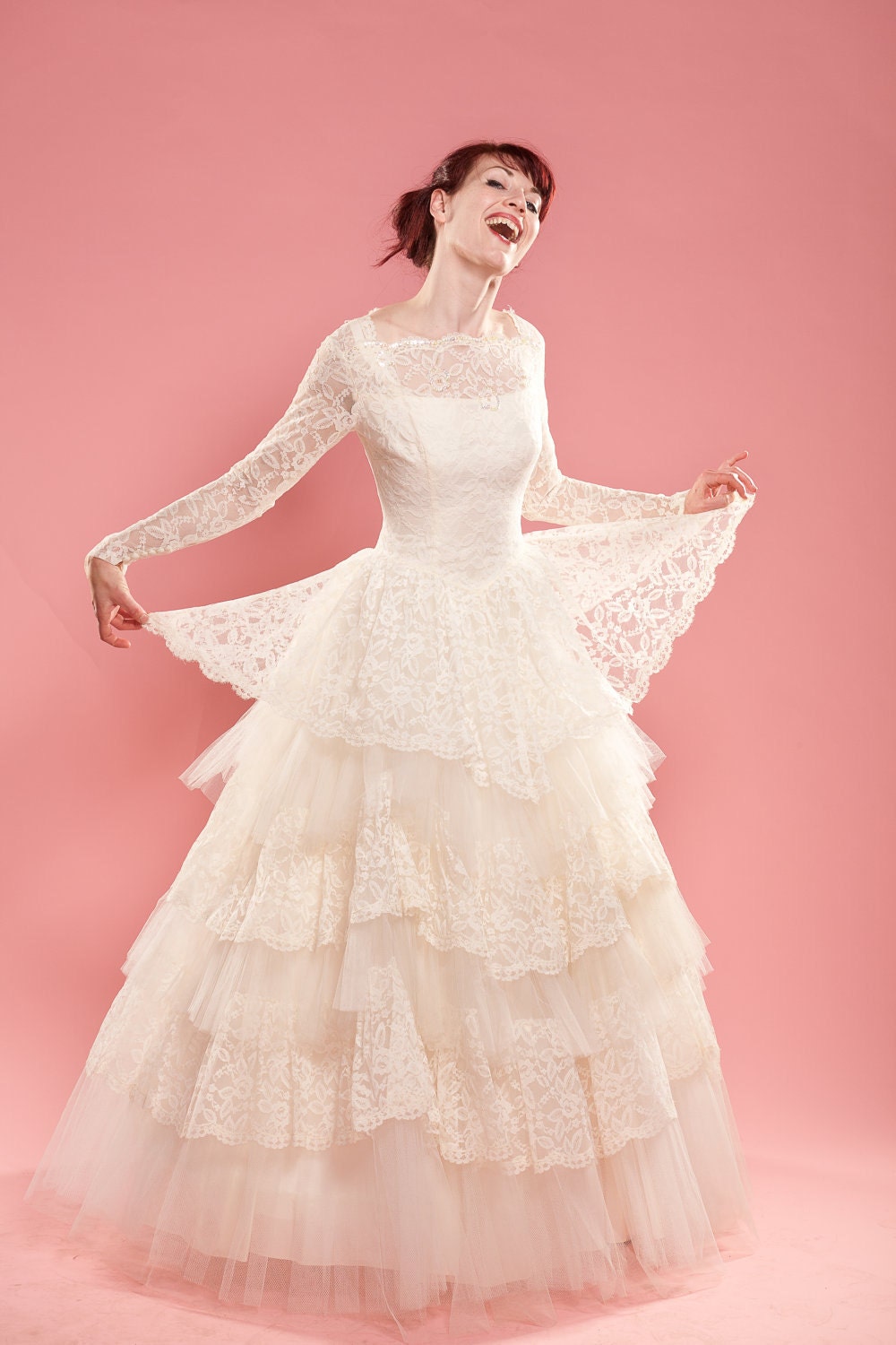 Vintage 1950s Lace Wedding Dress Cupcake Tulle Ruffles 1960s Bridal Fashions