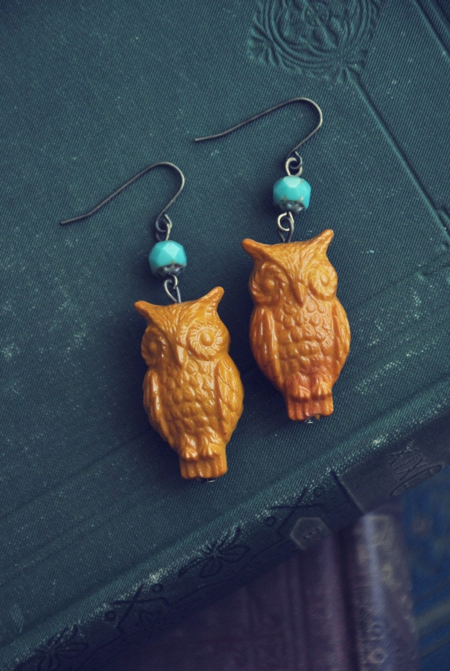 vintage mustard owl earrings.