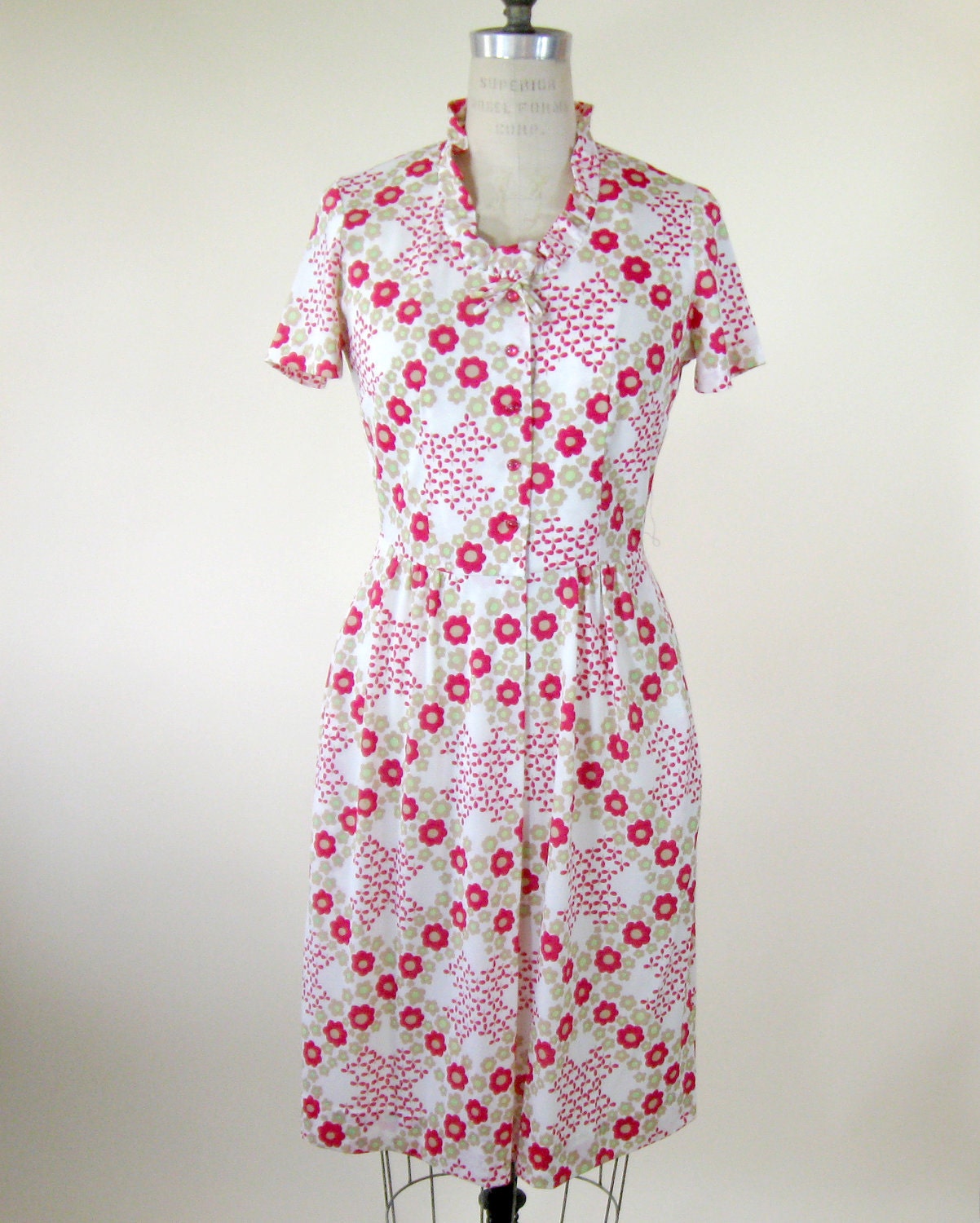70s Red Floral Day Dress Standup Ruffle Collar Size Small