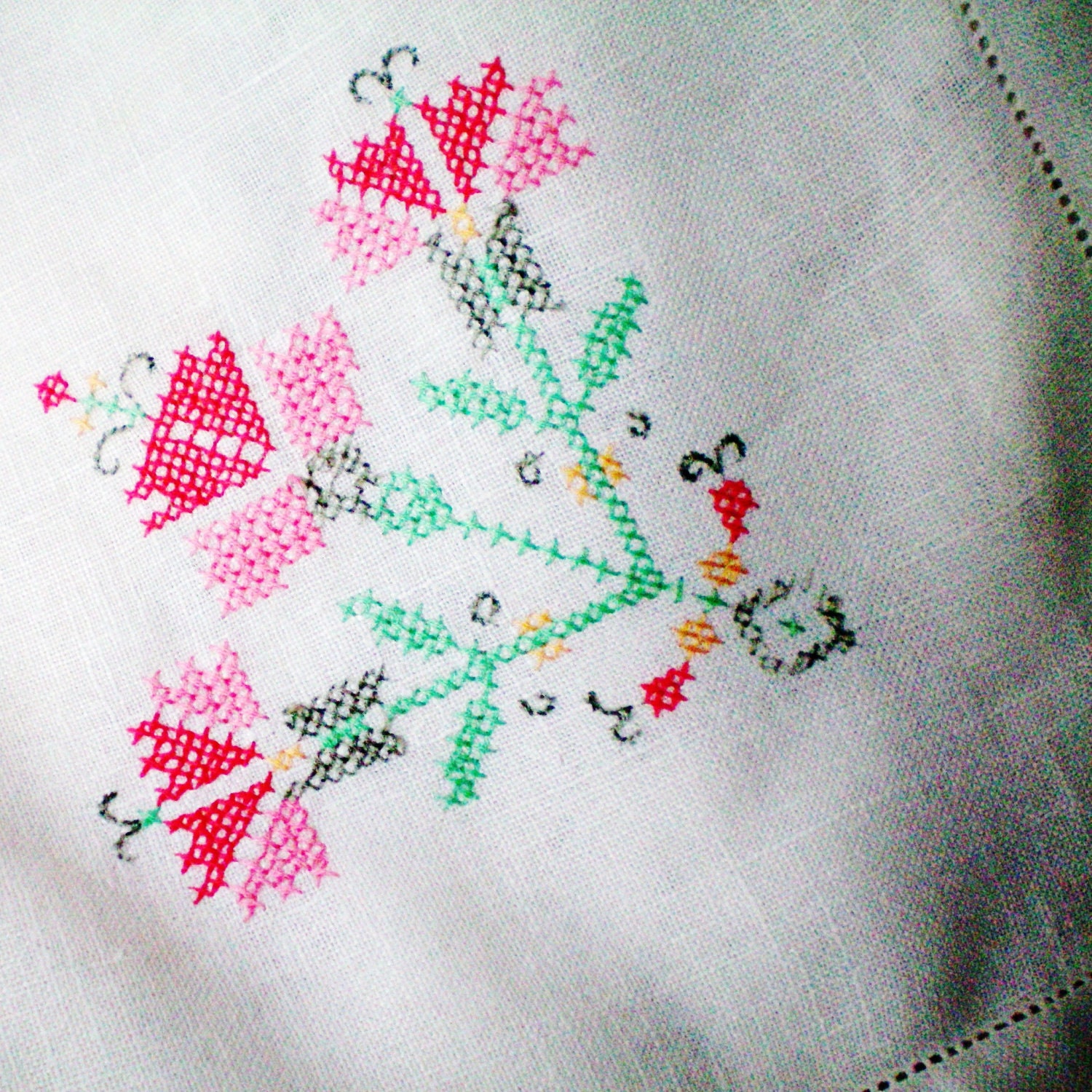 Vintage Linen Tablecloth - Carnations