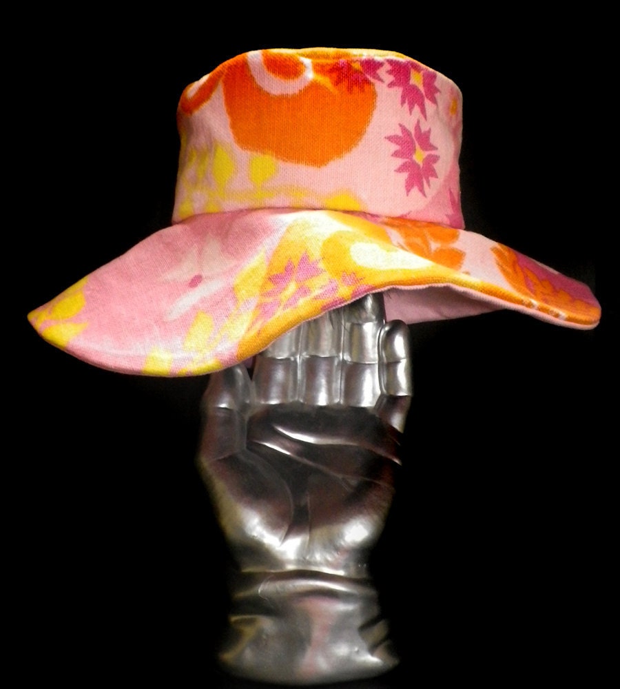 Groovy Floppy Hat from genuine vintage 60s 70s fabric orange and pink Twiggy Hippie Beach Festival Style