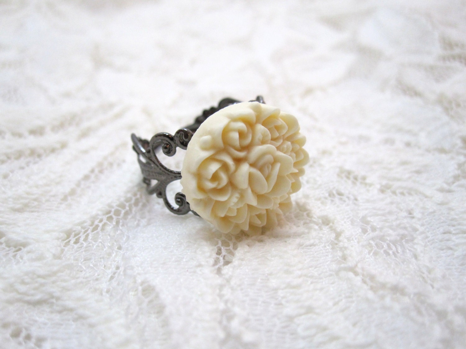 Cream victorian roses ring - off white flowers on gun metal filigree adjustable ring