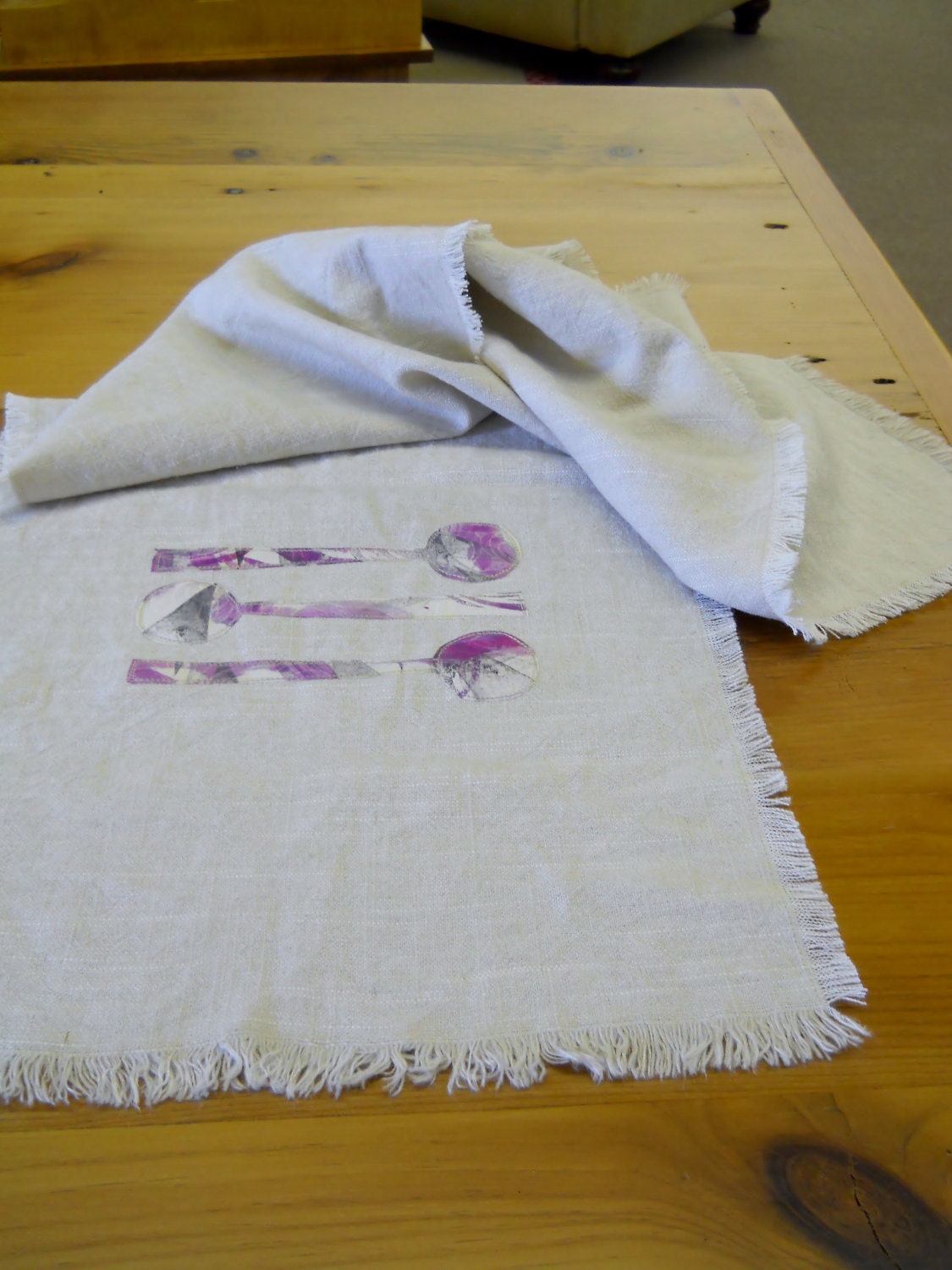 Zen Linen Table Runner with Wabisabi Spoon Applique
