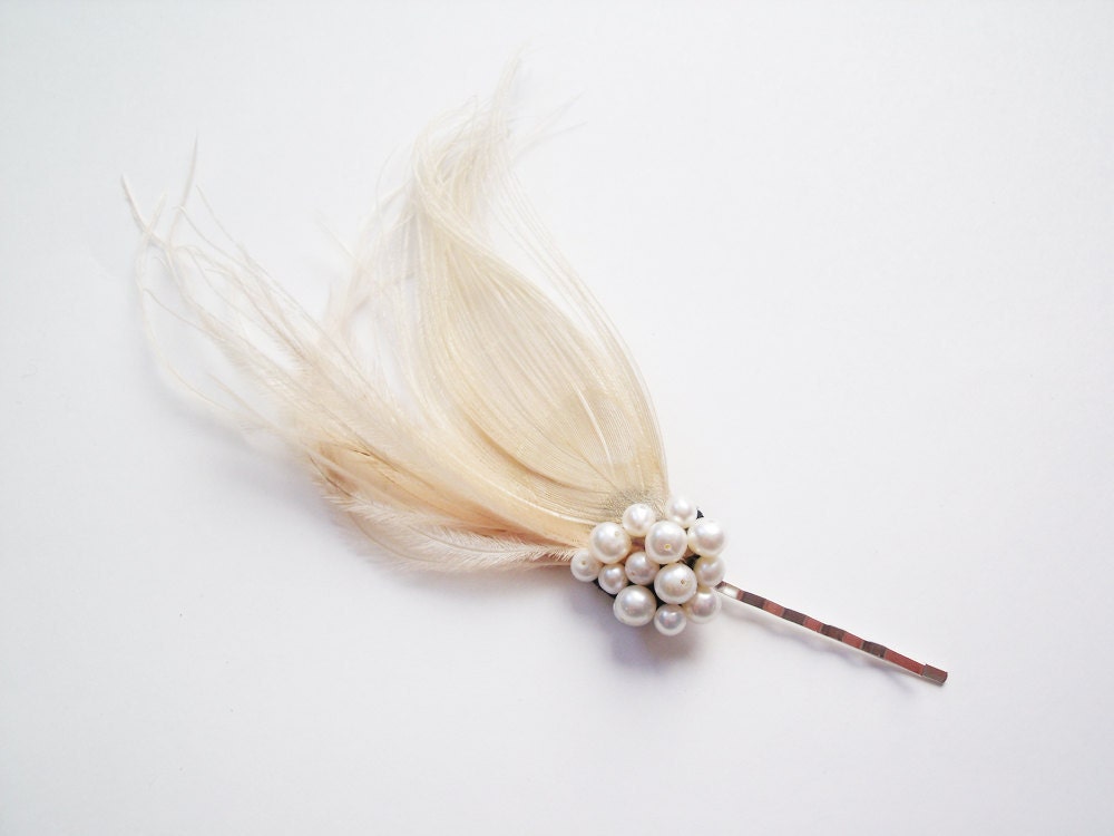 Small Ivory Peacock and Ostrich Hairclip - Ivory Pearl Bobby Pin - Feather Bobby Pin