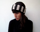 The mesh earwarmer - handwoven in black and beige jersey fabric