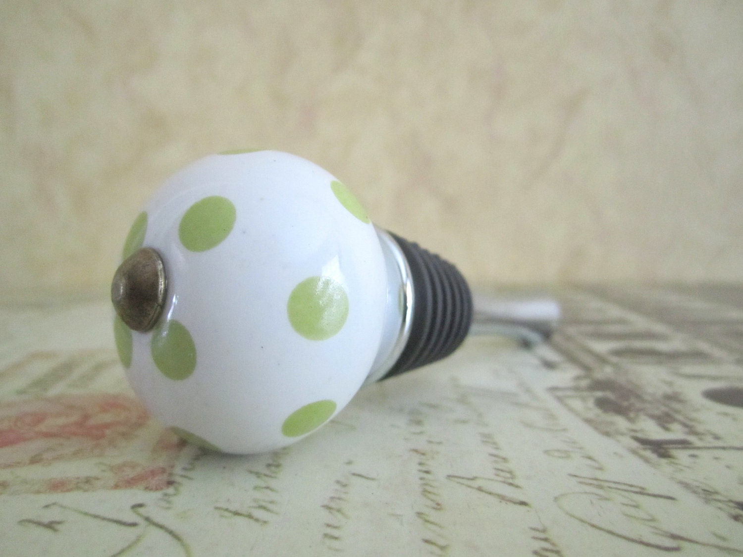 Wine Bottle Stopper - Round White & Green Polka Dots Wine Stopper