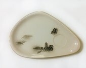 Set of Four Fukagawa Arita Japanese Asymmetrical Snack Plates with Gold Rims, Pattern 903