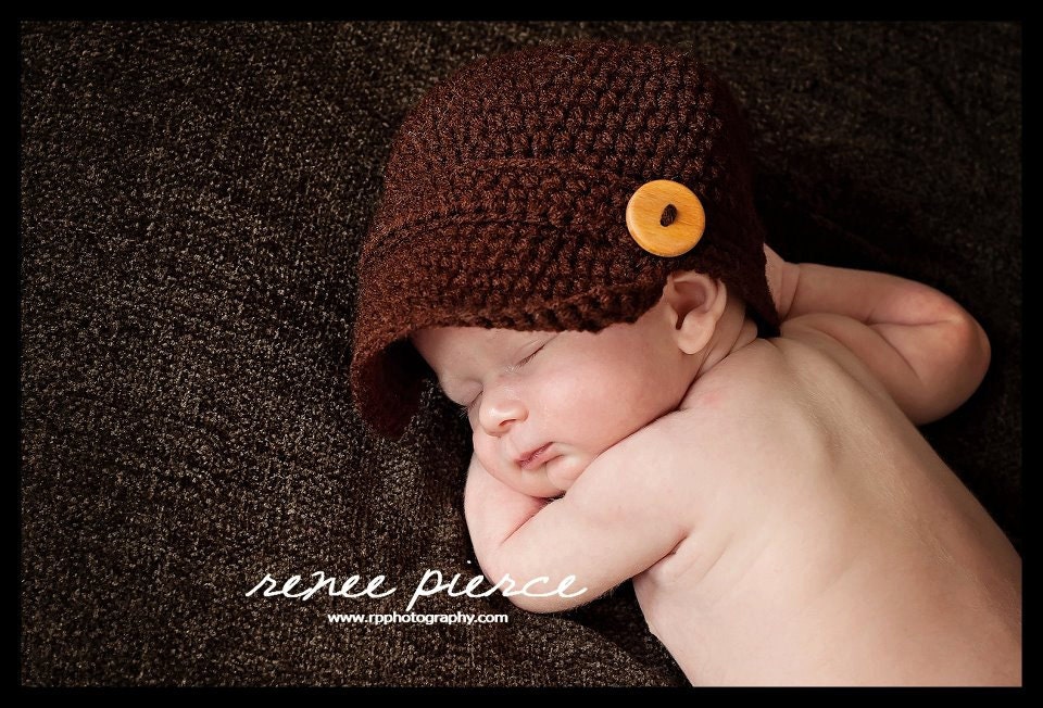 Classic Newsboy hat with wood buttons