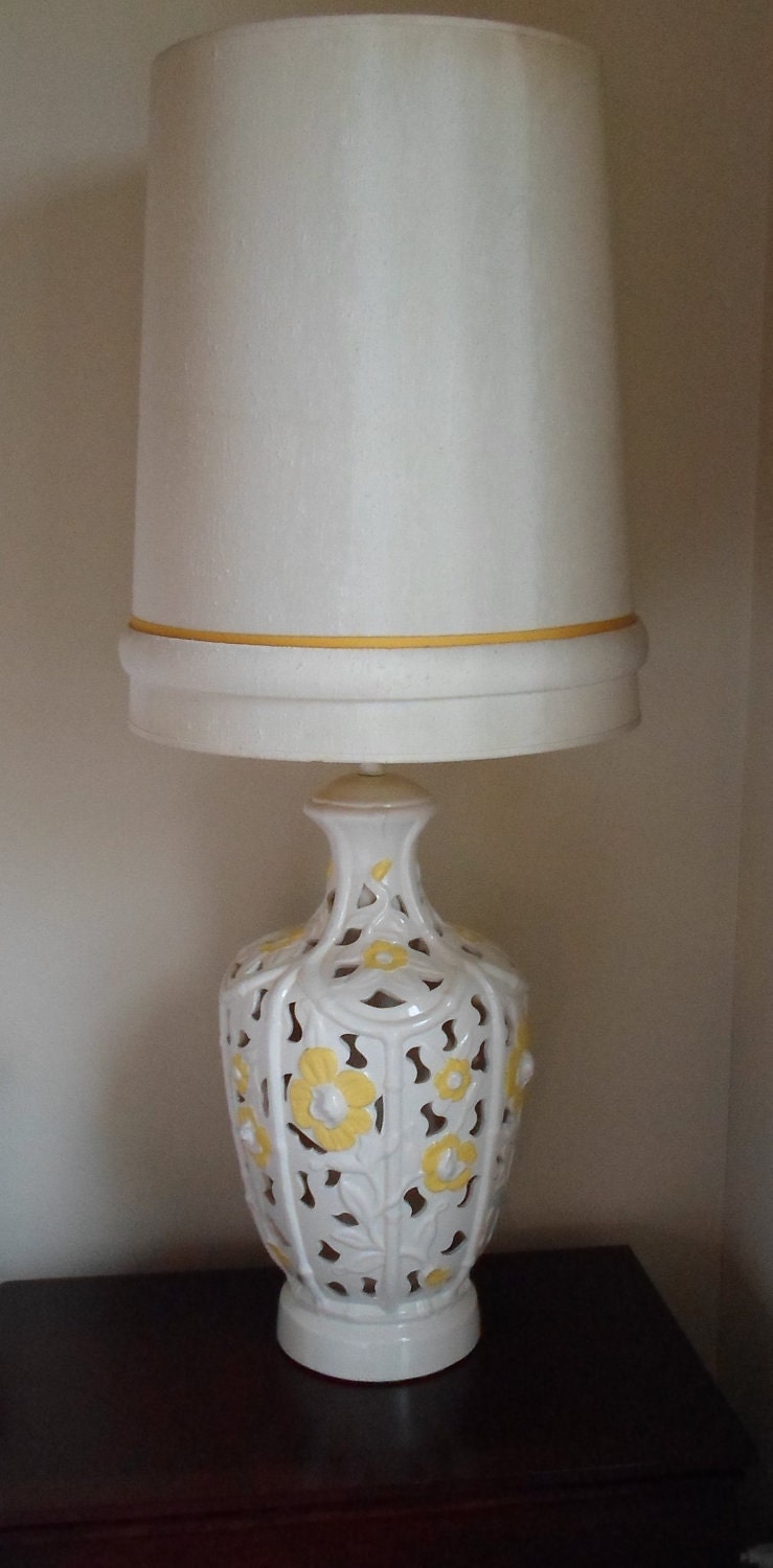 Vintage Pair of Mid Century Modern Ceramic Table Lamps and shades Ivory with Yellow Flowers, Hollywood Regency, Shabby Chic, Cottage Chic