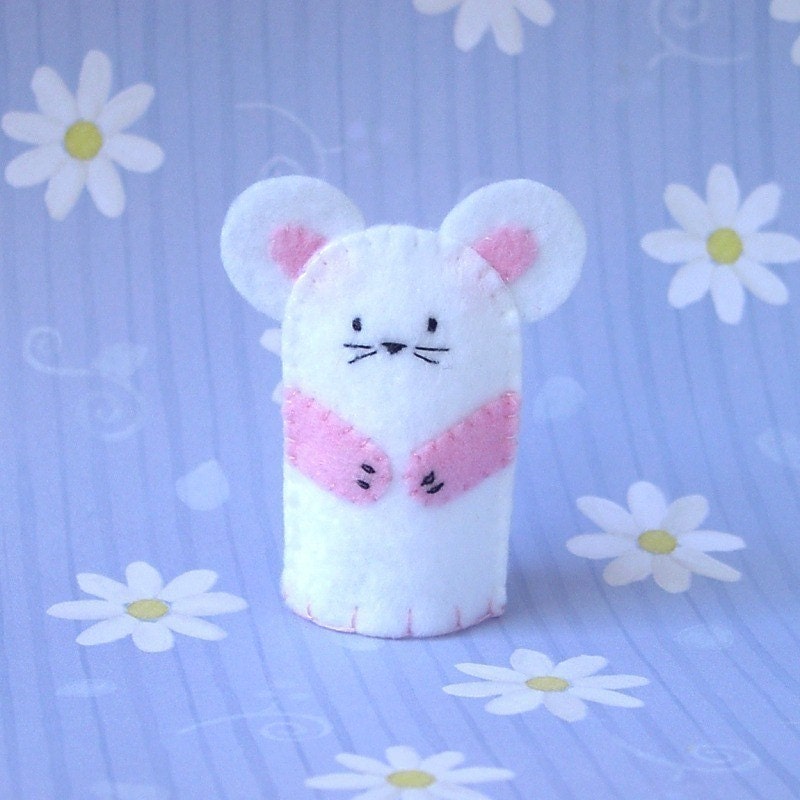 White Mouse Finger Puppet