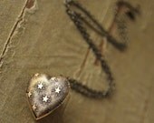 Seeing Stars - Mini Heart Locket Necklace with sweet Stars Pattern
