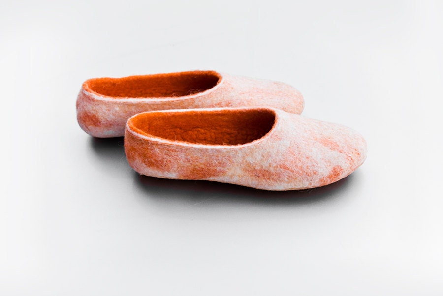 Women house shoes - Orange felted wool slippers - eco friendly  - gift for her