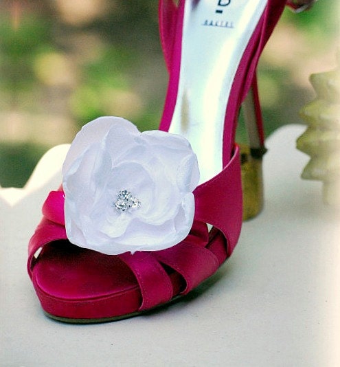 Shoe Clips Pure White / Ivory / Pink Silky Flower & Rhinestones. Bride bridal couture dainty, summer wedding trend, fabulous bling feminine