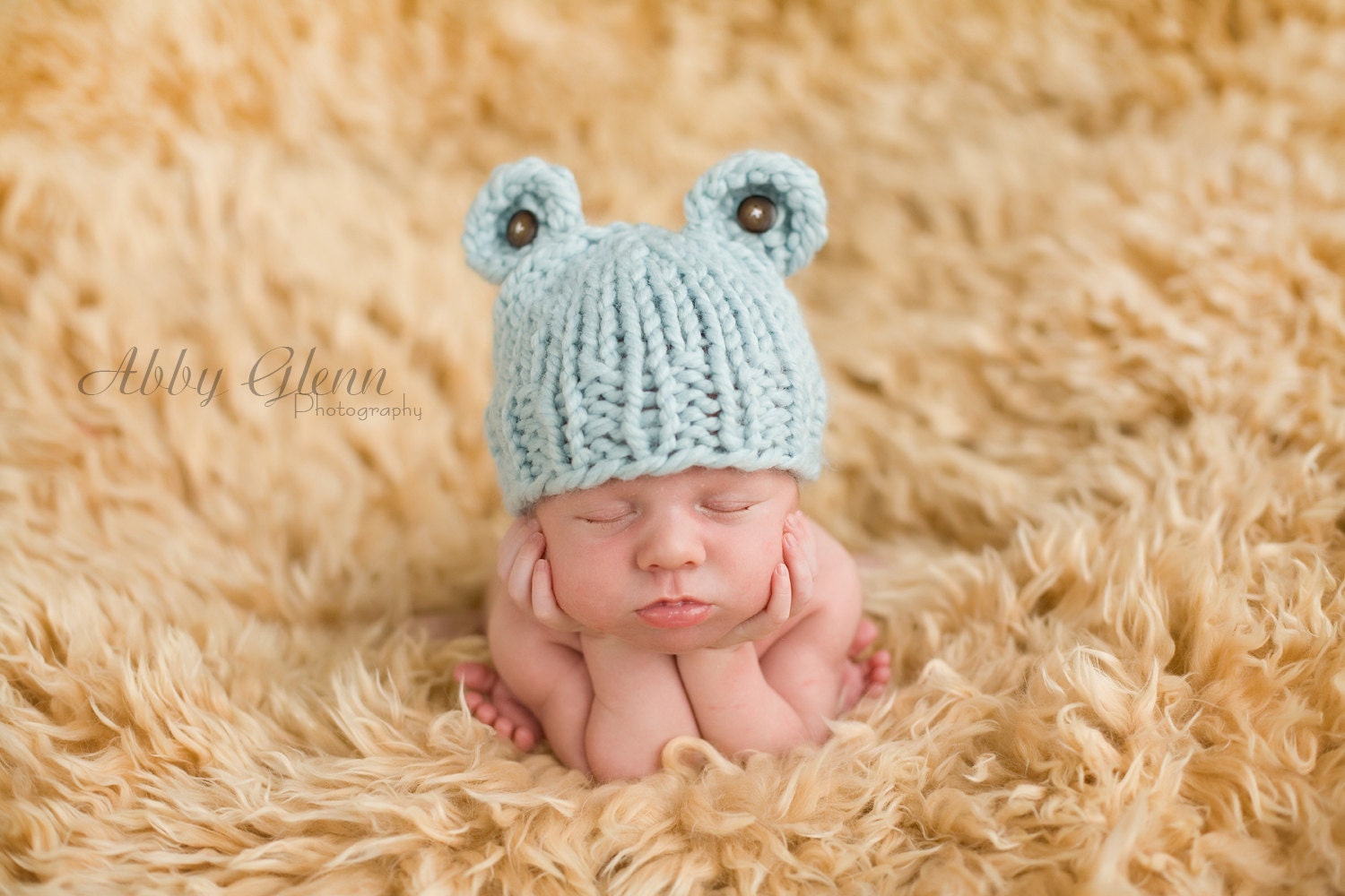 Little Bear Knit Hat with Buttons for Baby, Many Color Choices Available, Beautiful Photography Prop