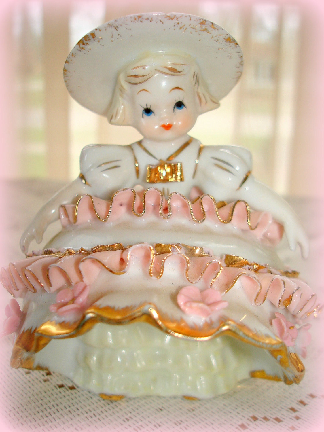 Geo.Z.Lefton "Bloomer Girl" Vintage Figurine. China Lace. Gold Trim