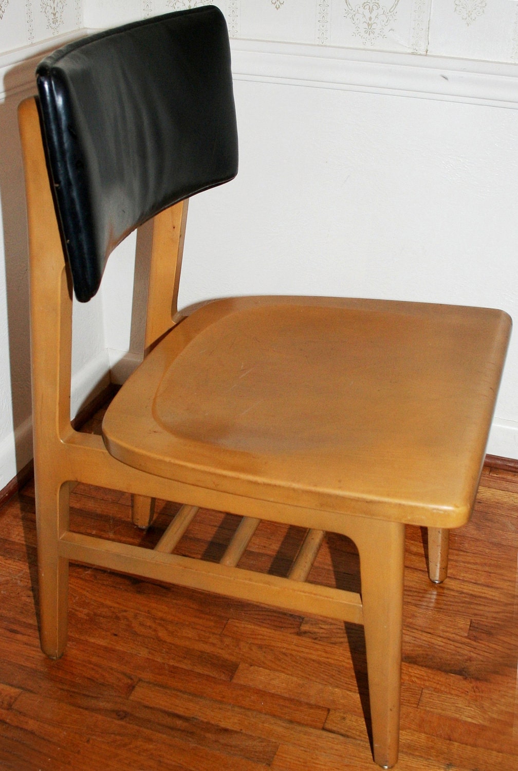 Vintage Mid Century Modern GUNLOCKE Chair Co. Solid Wood Eco Friendly Furniture Leather Backrest Side Chair
