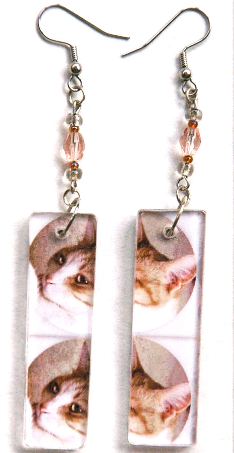 Cat  Earrings in pink and white lace and glass beads