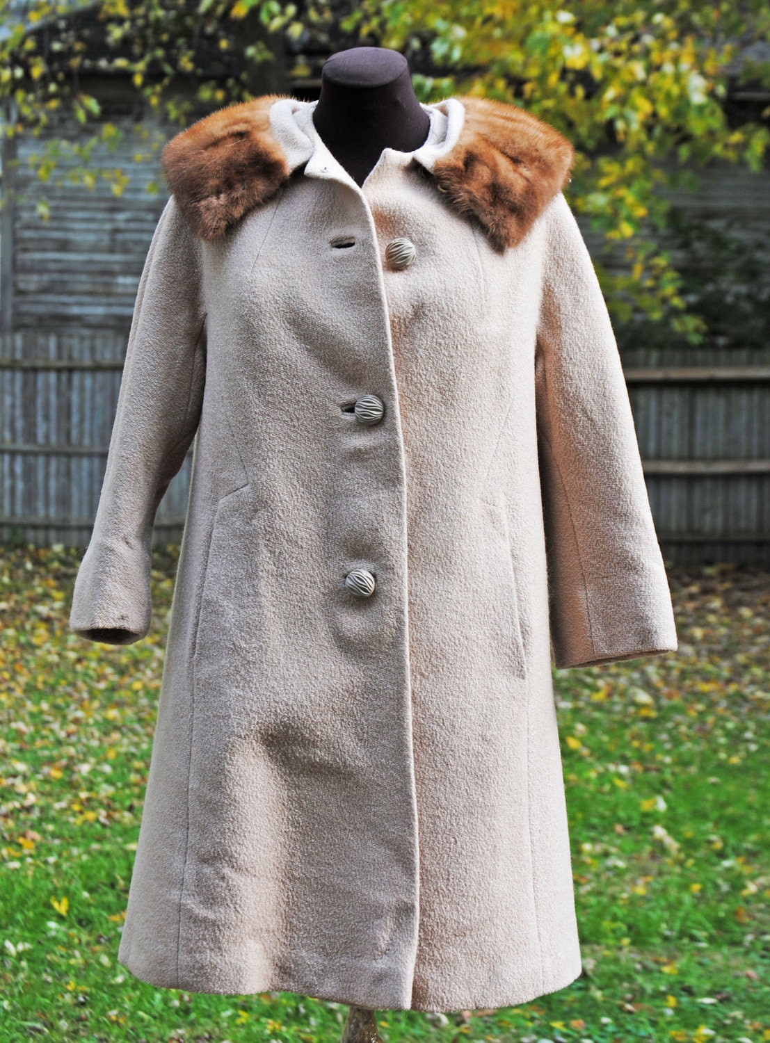 Vintage 50s Swing Tan Wool Coat with Mink Fur Collar // size M-L