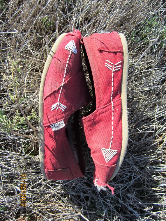 Arrow Custom Toms (Both Shoes)