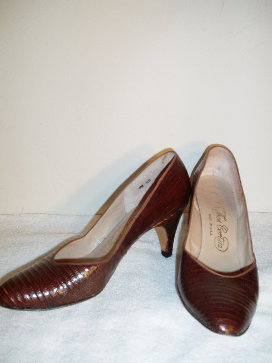 Vintage 70s Chocolate Brown Heels - Thos Cort LTD Size 6 AA - Genuine Reptile