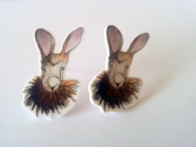 Rabbit earring, illustrated rabbit head, silver plated stud