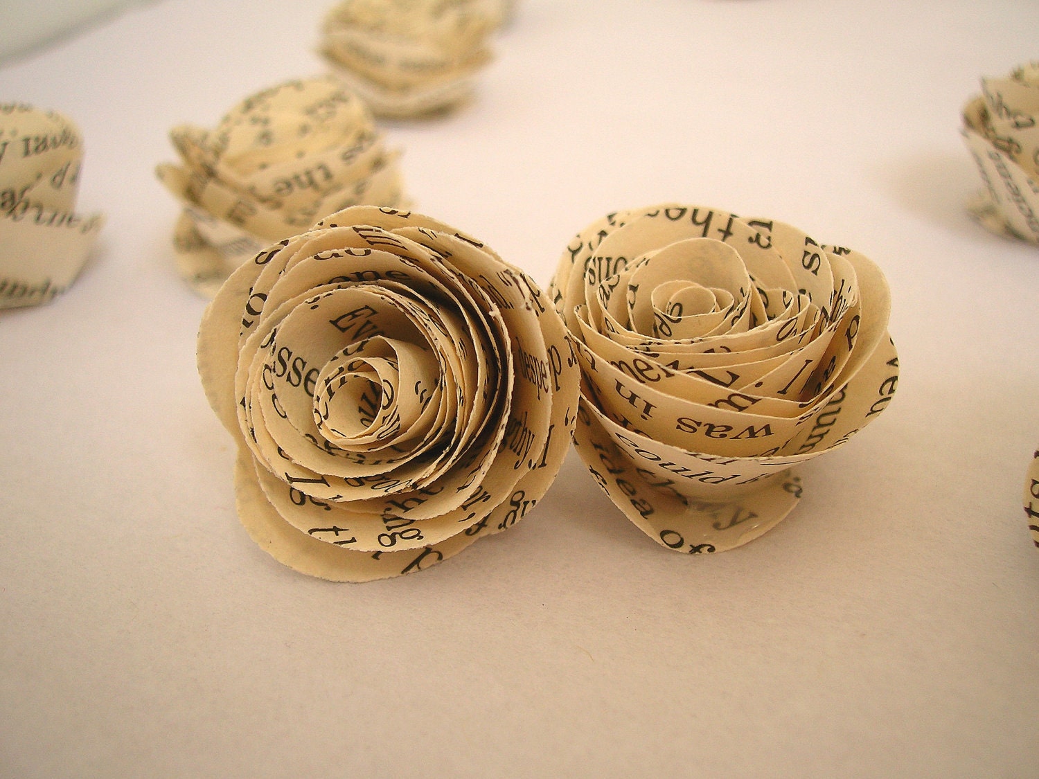 Mini Paper Flowers // Book Paper Roses // Book Page Flowers