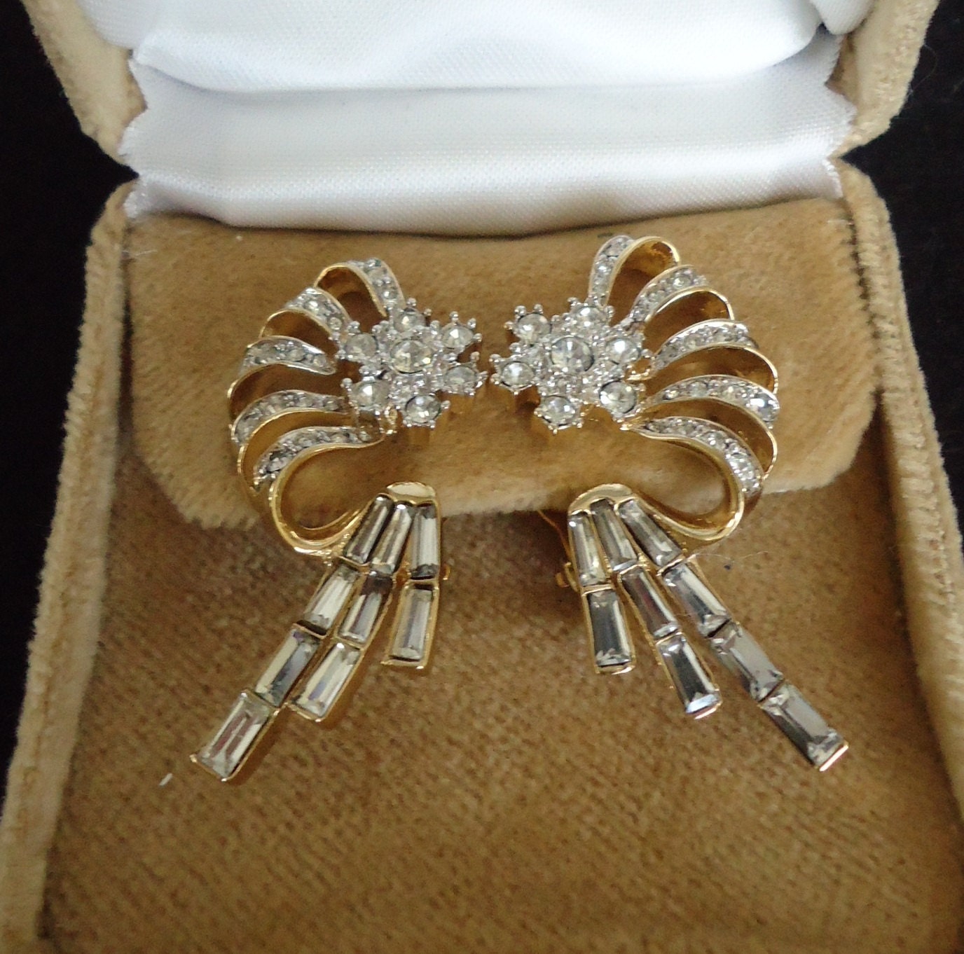 Vintage 1950s Nina Ricci Clip On Crystal Earrings
