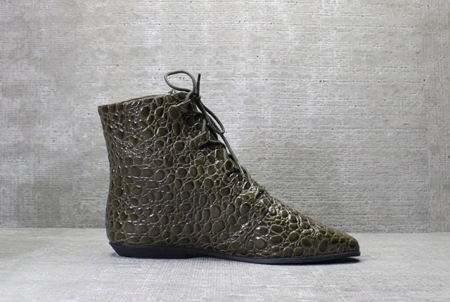 Vtg 90s Green Avant Garde Patent Leather Alligator Lace up Boots 9