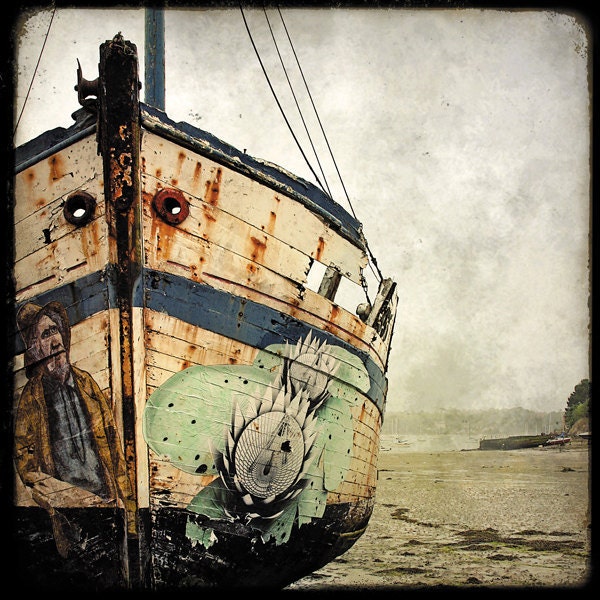 Epave de Bateau 01 - 8x8 Fine Art Print - Forgotten Ships - Boat Wreck Landscape Photography - Etsy Wall Art - TFTeam
