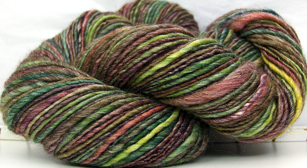 HandSpun Yarn merino wool and bamboo single ply yarn Poison Apple 197 yards