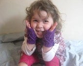 MINI Latticed Fuchsia Fingerless Mitts for Girls - 100% AUSTRALIAN WOOL
