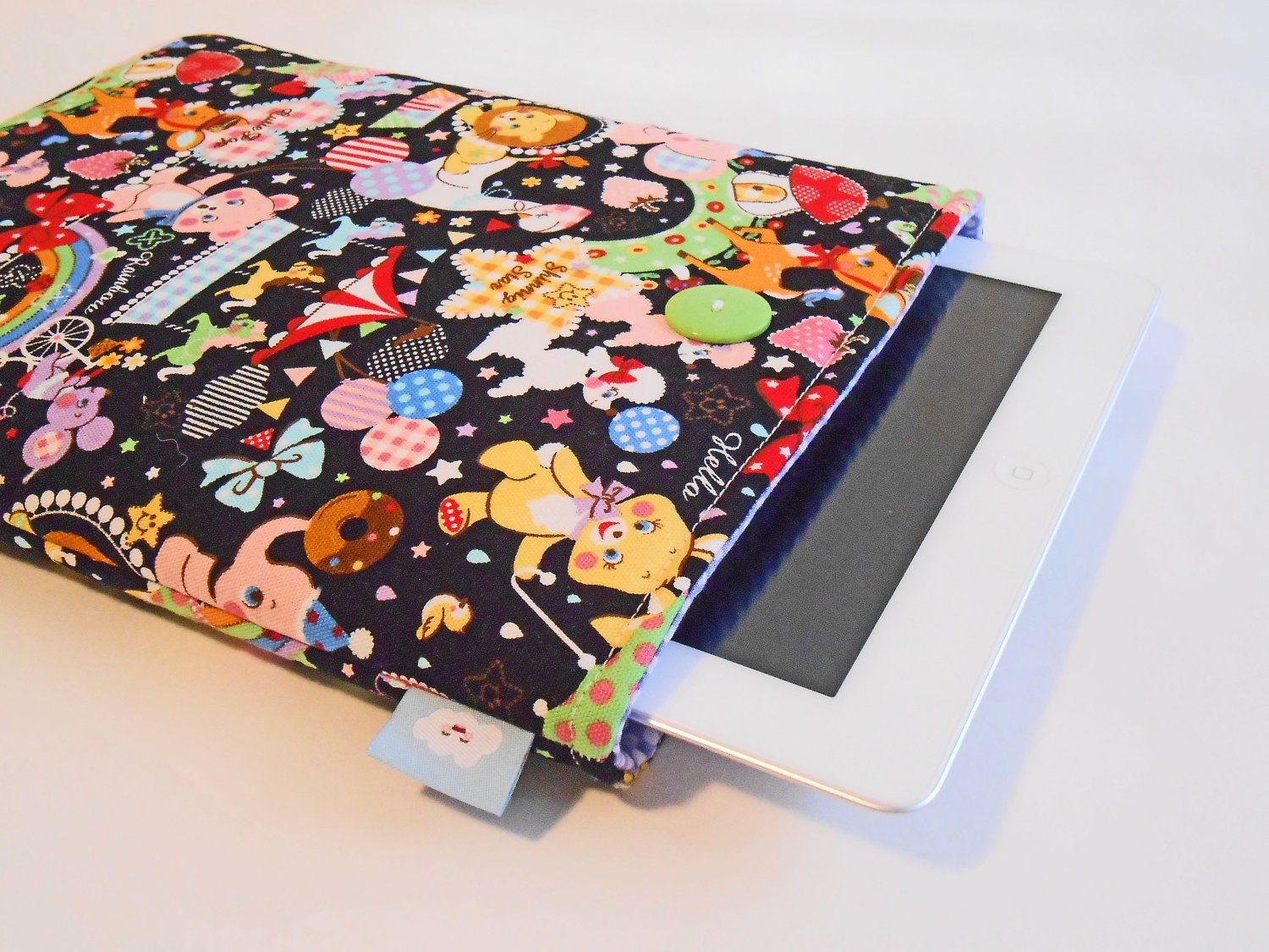 iPad case, iPad cover, iPad sleeve fits 1, 2, 3. Also for tablets and netbooks - Kawaii animal print