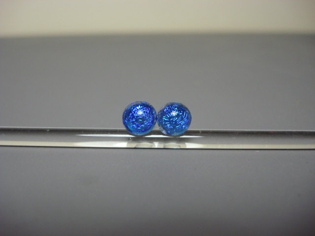 4mm Blue Dichro on Light Cobalt SF