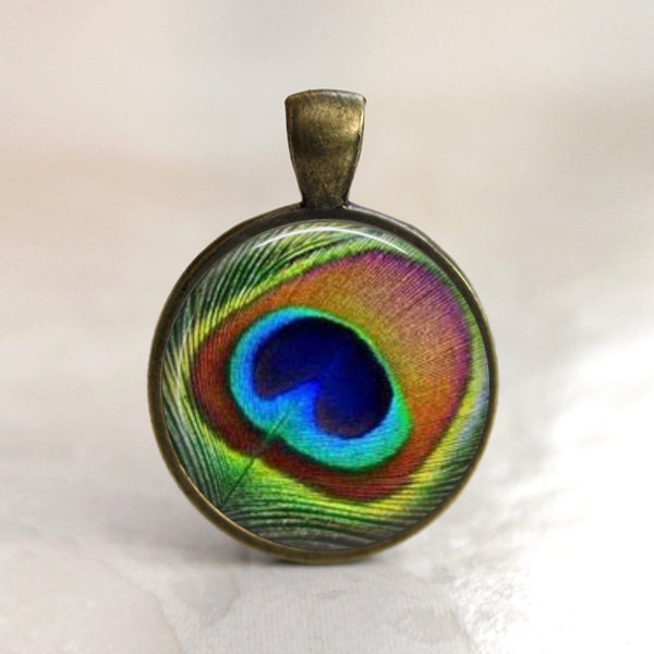 Peacock Feather Eye  - Glass Pendant in an Antique Gold Bezel Setting - 25mm or 1 Inch round