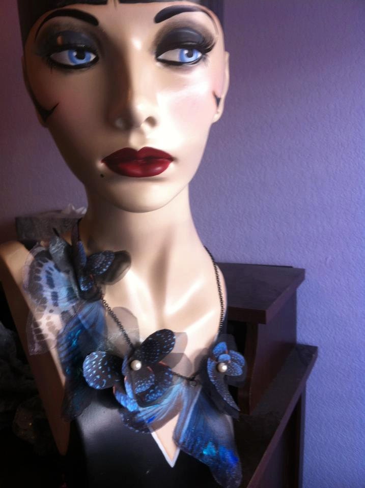 SUMOMOSUKI Midnight Wing Necklace