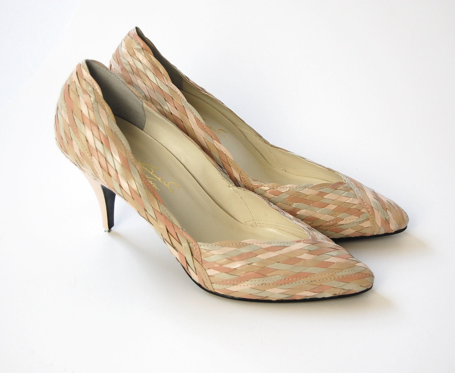 vintage pumps / woven Leather Pumps / Grey Taupe Pink ombre / toe cleavage / Made in Brazil sz 8 8.5 M