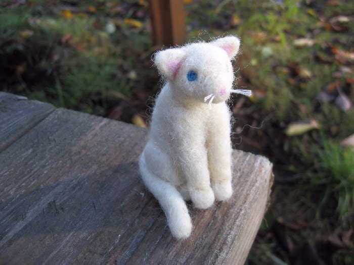 Needle Felted Cat Misty the White Kitty Cat