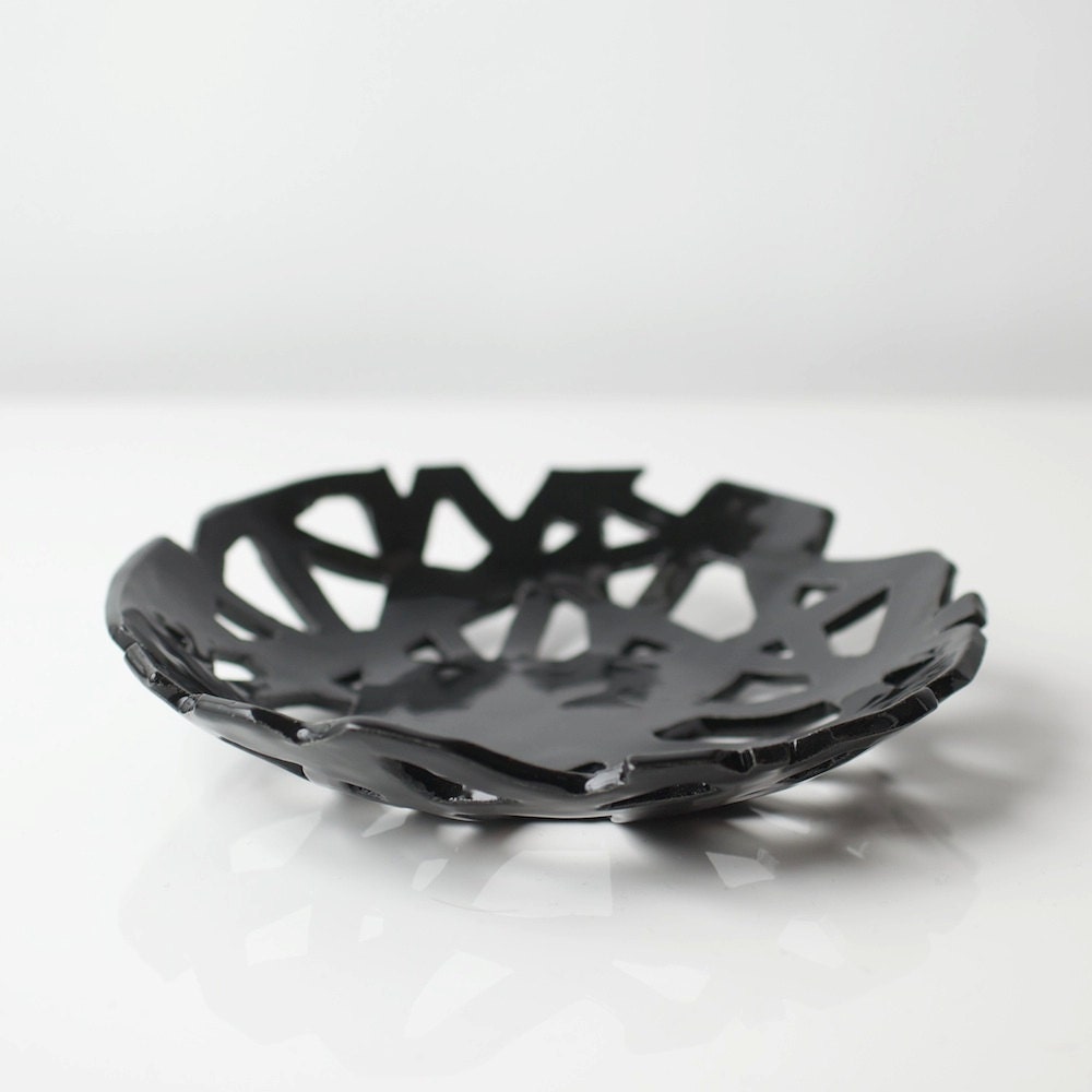 Small Black Cutaway Dish
