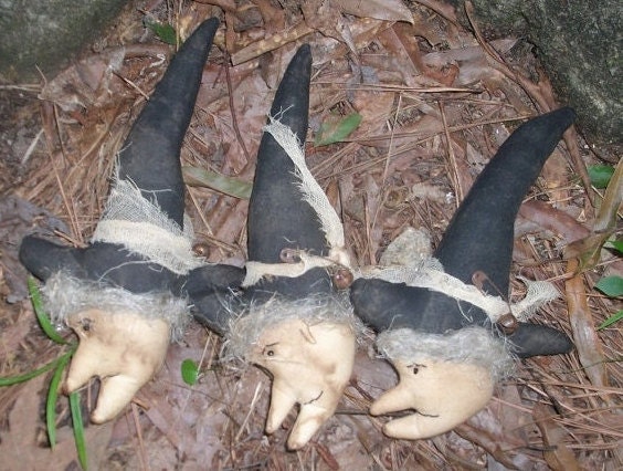 Primitive Witch Head Ornies