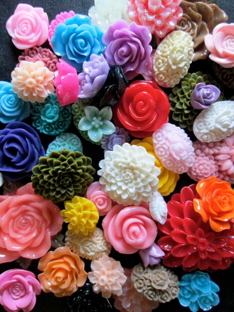 500pc. wholesale flower cabochon mix grab bag of cute Kawaii roses, mums etc... (DESTASH SALE)