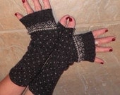 ultra warm wool fingerless gloves in vintage snowflake tapestry
