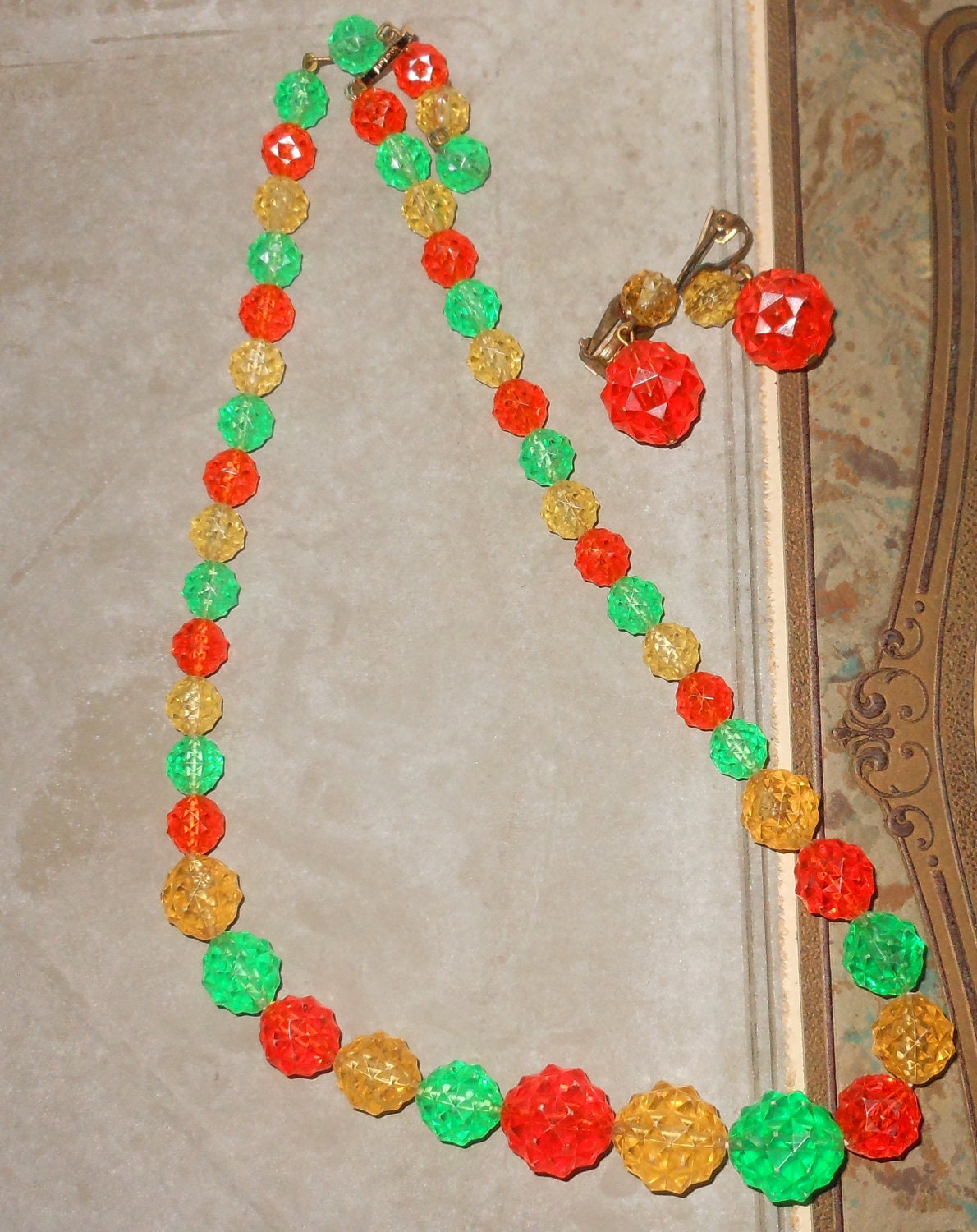 vintage mod 1960's necklace and earrings