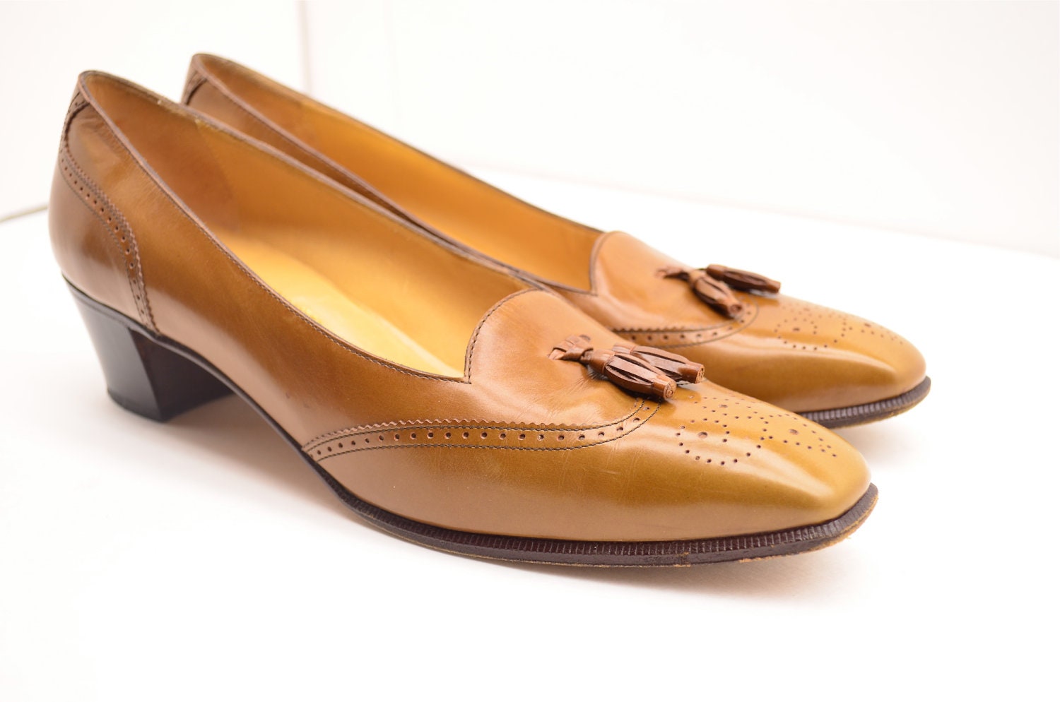 1970s Ferragamo shoes / Vintage leather oxfords / 70s brown spectators