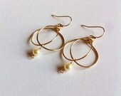 Tiny Chic and Unique hoop with Swarovski cream pearl