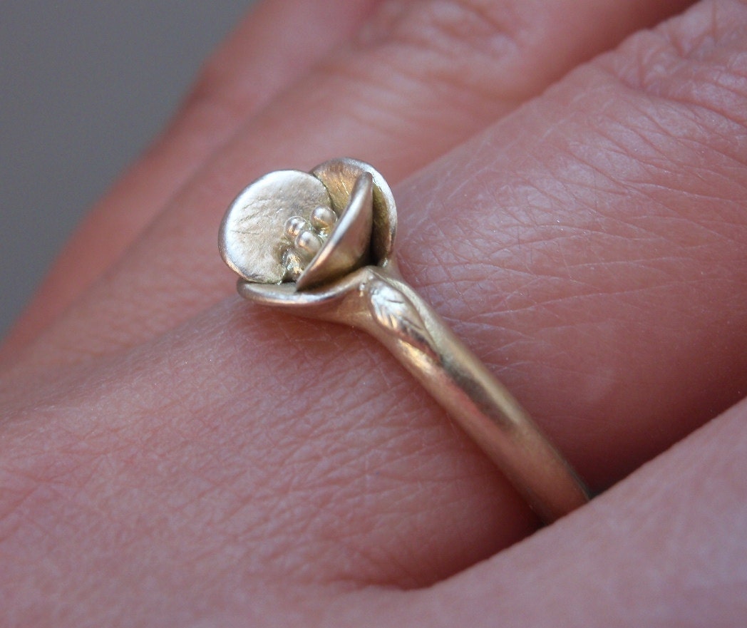 SAMPLE SALE (Sizes 5.75 to 6.25) - A Tiny Golden Poppy - Solid 14K Yellow Gold Poppy Ring