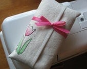 MOM Tulip Tissue Holder