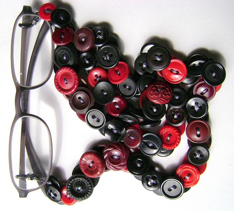 Eyeglass Chain in Vintage Buttons Reds and Black